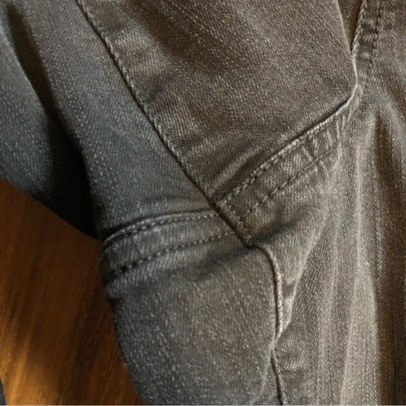 Torrid distressed Jeans 26 very good condition raw hem - Picture 4 of 7